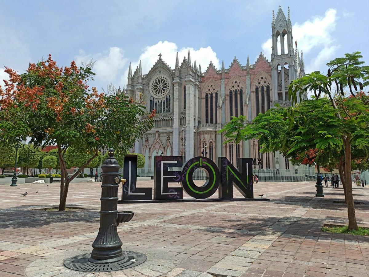 Hotel Tia Flora Leon Ngoại thất bức ảnh
