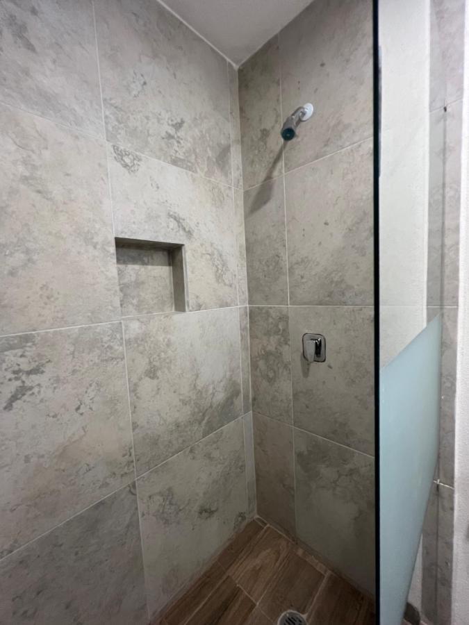 Hotel Tia Flora Leon Ngoại thất bức ảnh